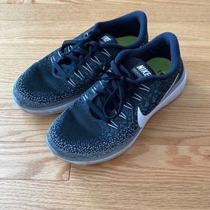 Nike Women’s Free RN Distance Sz 7